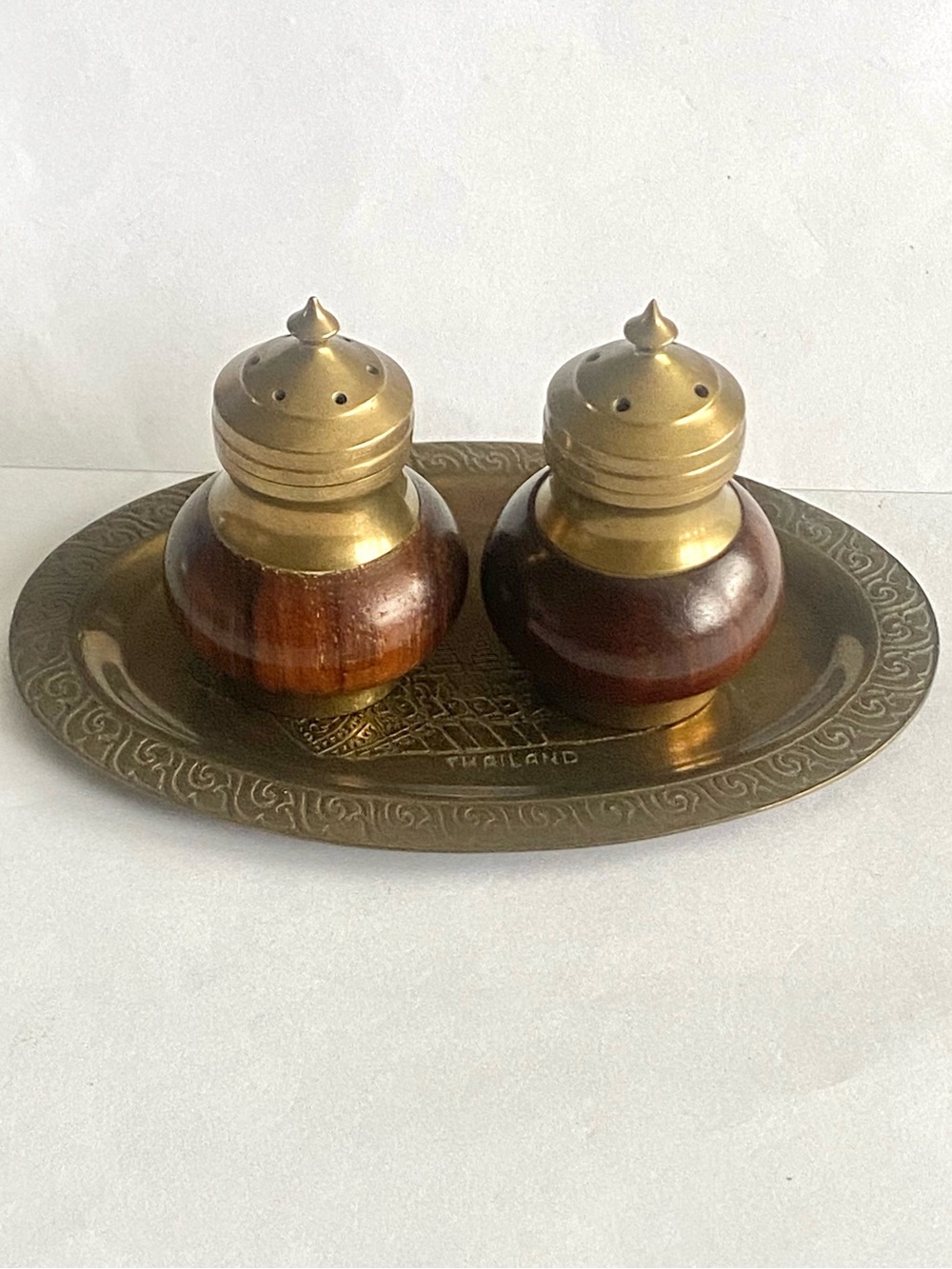 Vtg walnut wood and brass salt and pepper shaker set with matching brass tray